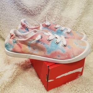 Roxy Bayshore IV Sneakers  (kids 5) Tie Dye